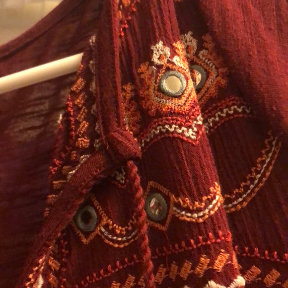 Maroon tank - Picture 3 of 3